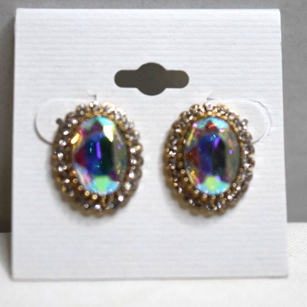 NWT Iridescent Oval Stone Crystal Accent Gold Tone Vintage Style Post Earrings